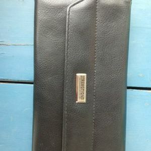 Kenneth Cole women's wallet/clutch
